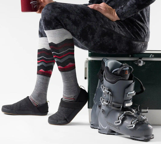 Ski Expanding Horizons Over the Calf Socks